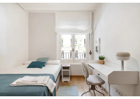 Mieszkanie do wynajęcia - Calle de Viriato Madrid, Hiszpania, 137 m², 807 USD (3180 PLN), NET-95220771