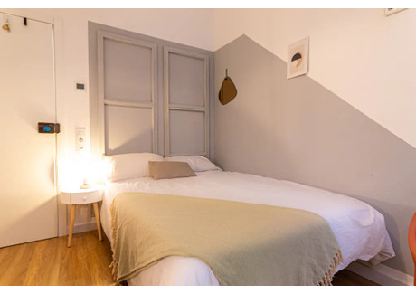 Mieszkanie do wynajęcia - Carrer de Sant Pau Barcelona, Hiszpania, 120 m², 750 USD (3061 PLN), NET-95355003