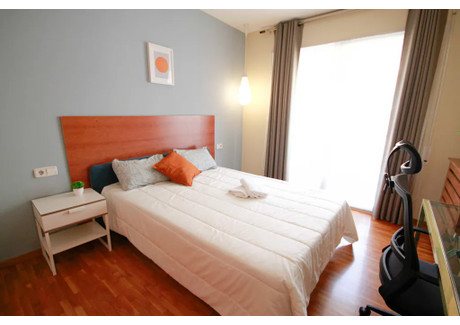 Mieszkanie do wynajęcia - Carrer de Girona Barcelona, Hiszpania, 130 m², 833 USD (3281 PLN), NET-95353552