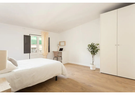 Mieszkanie do wynajęcia - Carrer del Rec Comtal Barcelona, Hiszpania, 90 m², 955 USD (3761 PLN), NET-95549777