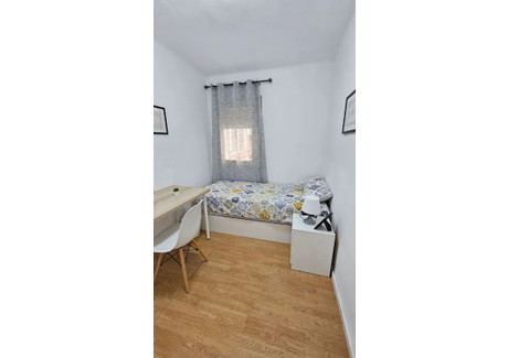 Mieszkanie do wynajęcia - Avinguda del Jordà Barcelona, Hiszpania, 80 m², 461 USD (1771 PLN), NET-95549905