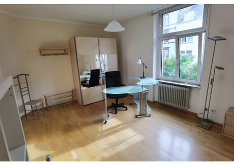 Dom do wynajęcia - Esslinger Straße Frankfurt Am Main, Niemcy, 88 m², 769 USD (3130 PLN), NET-95664924