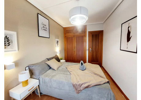 Mieszkanie do wynajęcia - Calle de Beatriz de Bobadilla Madrid, Hiszpania, 190 m², 650 USD (2562 PLN), NET-95865111