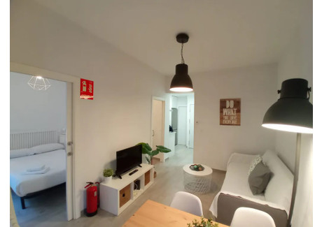 Mieszkanie do wynajęcia - Calle de la Palma Madrid, Hiszpania, 50 m², 4346 USD (16 689 PLN), NET-95921851