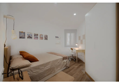 Mieszkanie do wynajęcia - Carrer de Nàpols Barcelona, Hiszpania, 101 m², 931 USD (3575 PLN), NET-96079564