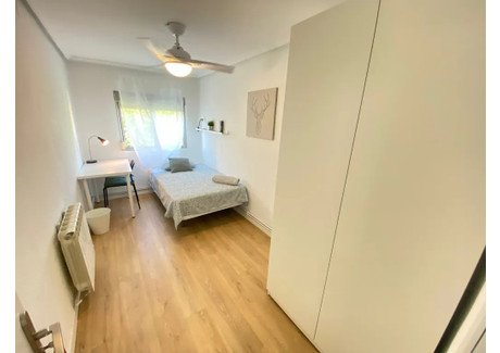 Mieszkanie do wynajęcia - Calle de Benalmádena Madrid, Hiszpania, 110 m², 494 USD (2052 PLN), NET-96108459