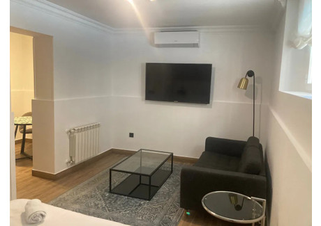 Mieszkanie do wynajęcia - Calle de Saavedra Fajardo Madrid, Hiszpania, 40 m², 3452 USD (14 153 PLN), NET-96159201