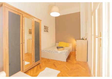 Mieszkanie do wynajęcia - Deák Ferenc utca Budapest, Węgry, 98 m², 311 USD (1227 PLN), NET-96319459