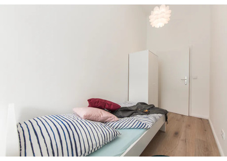 Mieszkanie do wynajęcia - Prenzlauer Promenade Berlin, Niemcy, 94 m², 677 USD (2729 PLN), NET-96449555