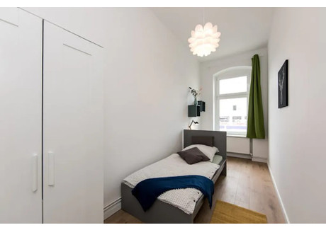 Mieszkanie do wynajęcia - Dominicusstraße Berlin, Niemcy, 80 m², 683 USD (2690 PLN), NET-96636373