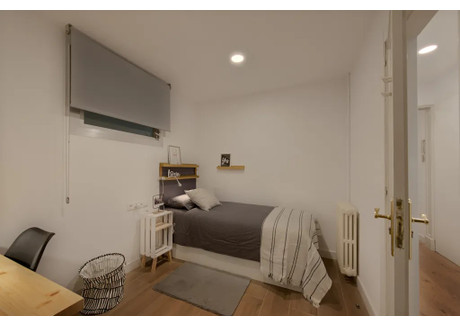 Mieszkanie do wynajęcia - Carrer de Balmes Barcelona, Hiszpania, 134 m², 907 USD (3575 PLN), NET-96694760