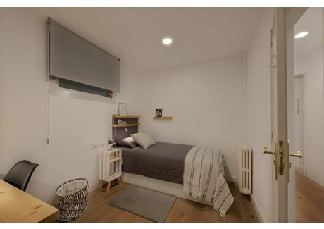 Mieszkanie do wynajęcia - Carrer de Balmes Barcelona, Hiszpania, 134 m², 953 USD (3823 PLN), NET-96694760