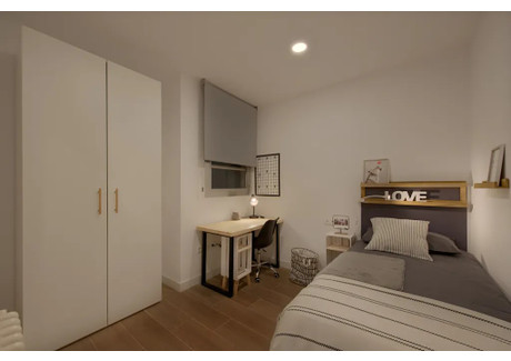 Mieszkanie do wynajęcia - Carrer de Balmes Barcelona, Hiszpania, 128 m², 935 USD (3879 PLN), NET-96729744