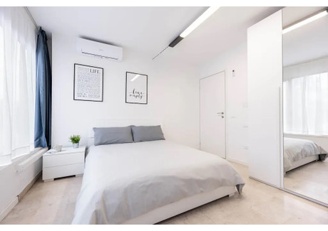 Mieszkanie do wynajęcia - Via Curzola Padova, Włochy, 90 m², 568 USD (2284 PLN), NET-96746052
