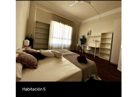 Mieszkanie do wynajęcia - Carrer Doctor Gil i Morte Valencia, Hiszpania, 180 m², 531 USD (2149 PLN), NET-96809696