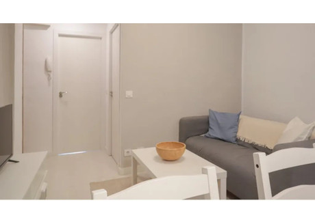 Mieszkanie do wynajęcia - Calle de Bernardina García Madrid, Hiszpania, 50 m², 1392 USD (5582 PLN), NET-96810709