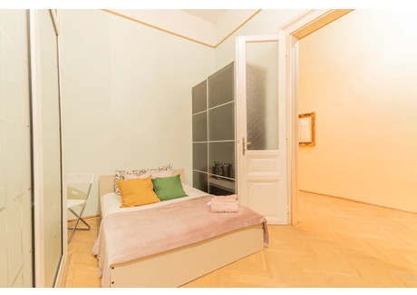 Mieszkanie do wynajęcia - Liszt Ferenc tér Budapest, Węgry, 100 m², 414 USD (1590 PLN), NET-96840591