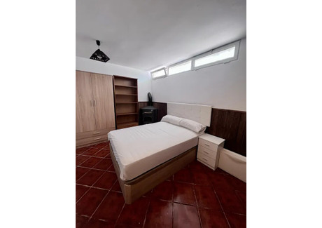 Dom do wynajęcia - Calle de Josefina Carabias Madrid, Hiszpania, 320 m², 582 USD (2382 PLN), NET-96840647