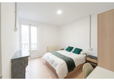 Mieszkanie do wynajęcia - Calle del Conde de Aranda Madrid, Hiszpania, 280 m², 1023 USD (4112 PLN), NET-96875365