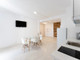 Mieszkanie do wynajęcia - Calle de Orense Madrid, Hiszpania, 190 m², 595 USD (2398 PLN), NET-96875396
