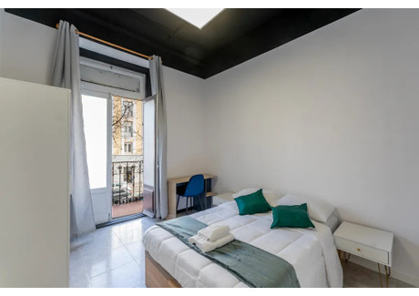 Mieszkanie do wynajęcia - Calle de Sagasta Madrid, Hiszpania, 320 m², 857 USD (3498 PLN), NET-96875616