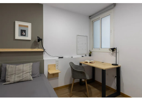 Mieszkanie do wynajęcia - Carrer de Balmes Barcelona, Hiszpania, 141 m², 879 USD (3463 PLN), NET-96897437