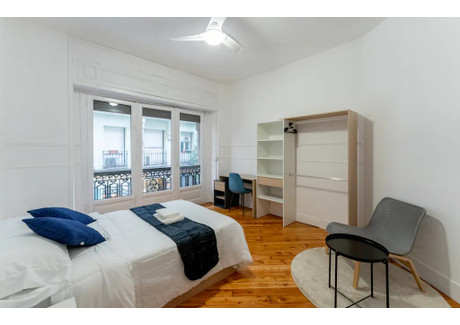 Mieszkanie do wynajęcia - Calle de la Victoria Madrid, Hiszpania, 230 m², 757 USD (3052 PLN), NET-96930287