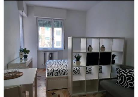 Mieszkanie do wynajęcia - Via Lorenteggio Milan, Włochy, 45 m², 980 USD (4016 PLN), NET-96930291