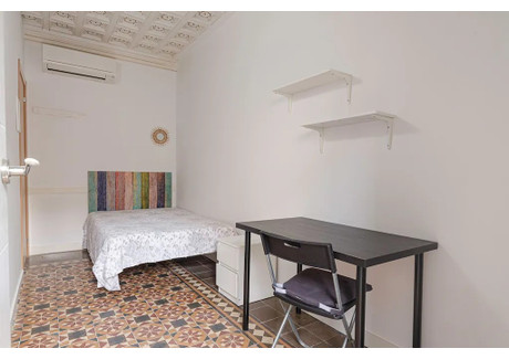 Mieszkanie do wynajęcia - Carrer de Santa Anna Barcelona, Hiszpania, 250 m², 894 USD (3432 PLN), NET-96957348