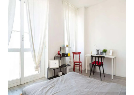 Mieszkanie do wynajęcia - Via Gaetano Braga Milan, Włochy, 90 m², 907 USD (3645 PLN), NET-96957776