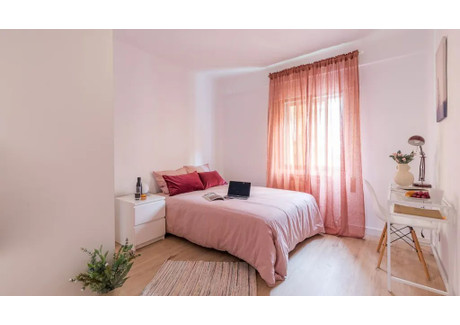 Mieszkanie do wynajęcia - Calle de Marcelo Usera Madrid, Hiszpania, 90 m², 560 USD (2268 PLN), NET-96989118