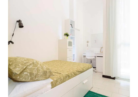 Mieszkanie do wynajęcia - Via Garegnano Milan, Włochy, 80 m², 866 USD (3412 PLN), NET-97024320
