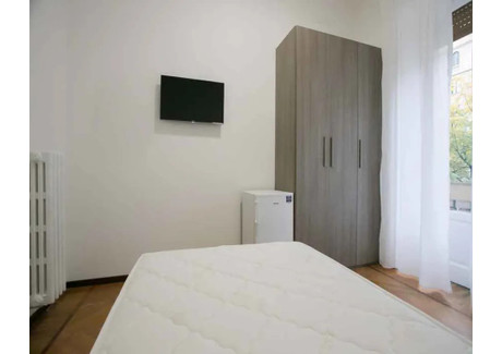 Mieszkanie do wynajęcia - Piazza Maria Adelaide di Savoia Milan, Włochy, 160 m², 1027 USD (4045 PLN), NET-97023706