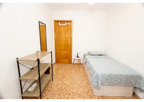 Mieszkanie do wynajęcia - Calle Explorador Andrés Valencia, Hiszpania, 90 m², 417 USD (1663 PLN), NET-97060058