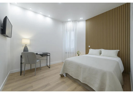 Mieszkanie do wynajęcia - Calle Marqués de Urquijo Madrid, Hiszpania, 195 m², 859 USD (3385 PLN), NET-97060091