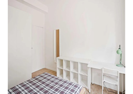 Mieszkanie do wynajęcia - Viale Legioni Romane Milan, Włochy, 80 m², 913 USD (3644 PLN), NET-97081820