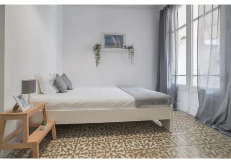 Mieszkanie do wynajęcia - Carrer de Casanova Barcelona, Hiszpania, 200 m², 727 USD (2863 PLN), NET-97112333