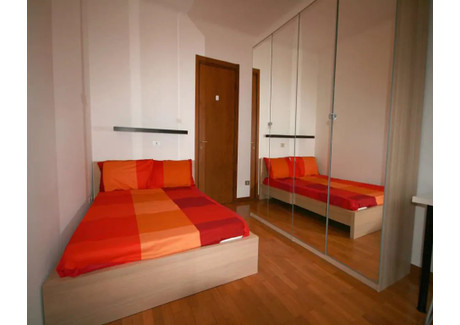 Mieszkanie do wynajęcia - Via Coluccio Salutati Milan, Włochy, 150 m², 924 USD (3641 PLN), NET-97196860