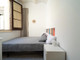 Mieszkanie do wynajęcia - Carrer de Santa Anna Barcelona, Hiszpania, 400 m², 760 USD (2994 PLN), NET-97234410