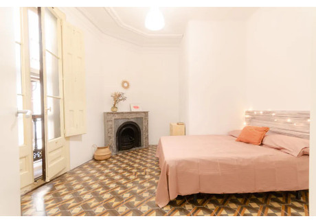 Mieszkanie do wynajęcia - Carrer de Santa Anna Barcelona, Hiszpania, 400 m², 913 USD (3598 PLN), NET-97234411