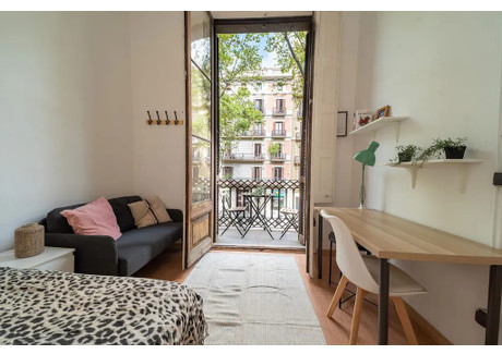 Mieszkanie do wynajęcia - Ronda de Sant Pere Barcelona, Hiszpania, 240 m², 909 USD (3681 PLN), NET-97233550