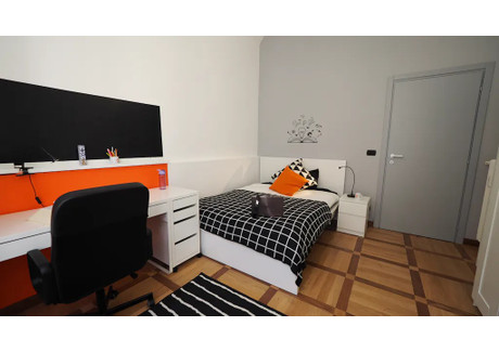 Mieszkanie do wynajęcia - Via Sagliano Micca Turin, Włochy, 180 m², 632 USD (2491 PLN), NET-97318944