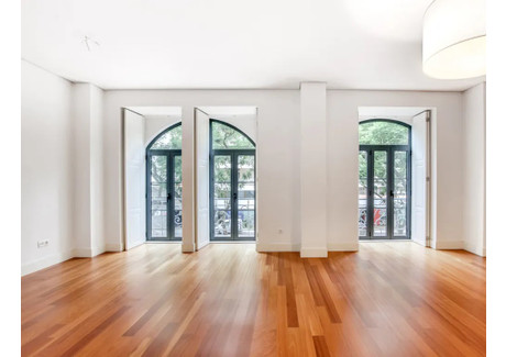 Mieszkanie do wynajęcia - Avenida 5 de Outubro Lisbon, Portugalia, 204 m², 3637 USD (14 912 PLN), NET-97319127