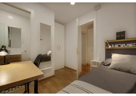 Mieszkanie do wynajęcia - Carrer de Balmes Barcelona, Hiszpania, 142 m², 1060 USD (4102 PLN), NET-97349720