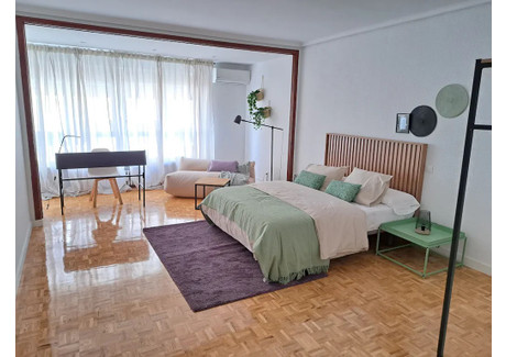 Mieszkanie do wynajęcia - Calle de Castelló Madrid, Hiszpania, 225 m², 996 USD (3824 PLN), NET-97349932