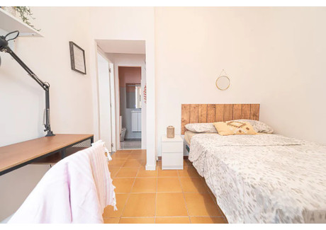 Mieszkanie do wynajęcia - Carrer de la Boqueria Barcelona, Hiszpania, 200 m², 912 USD (3719 PLN), NET-97381325