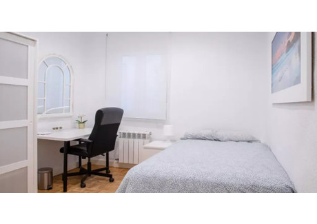 Mieszkanie do wynajęcia - Calle de Tutor Madrid, Hiszpania, 280 m², 706 USD (2829 PLN), NET-97381926