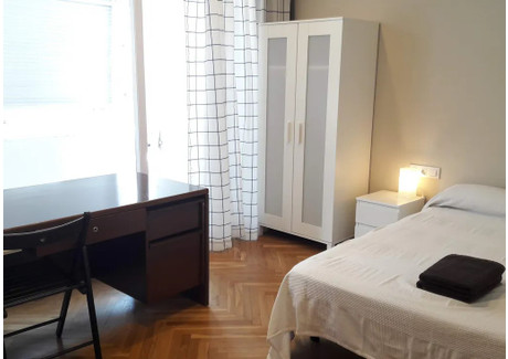 Mieszkanie do wynajęcia - Via Augusta Barcelona, Hiszpania, 270 m², 781 USD (3076 PLN), NET-97405222