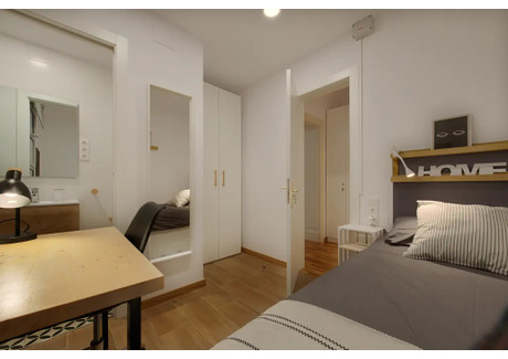 Mieszkanie do wynajęcia - Carrer de Balmes Barcelona, Hiszpania, 117 m², 1056 USD (4159 PLN), NET-97405398