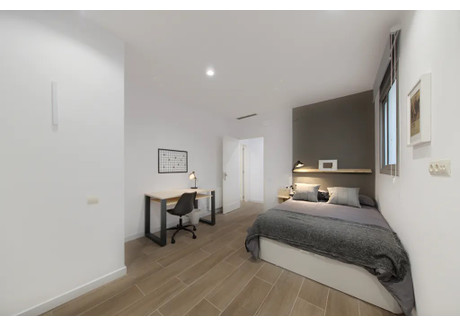 Mieszkanie do wynajęcia - Carrer de Balmes Barcelona, Hiszpania, 192 m², 1248 USD (5031 PLN), NET-97405482